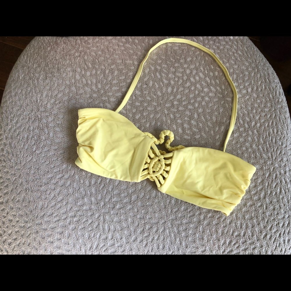 Tube top with removable straps